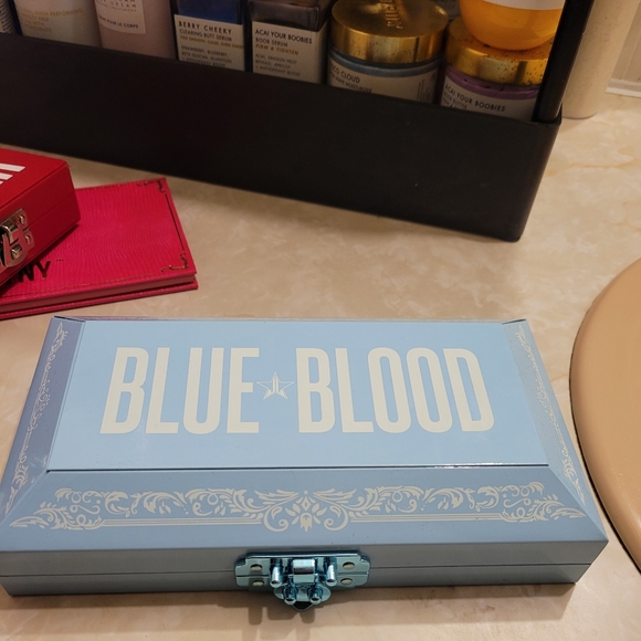 NEW Jeffree Star Blue Blood eyeshadow palette - Picture 2 of 7